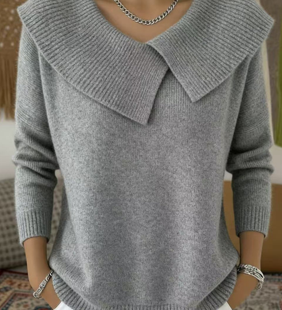 Lucia | Warm sweater with soft collar