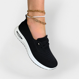 Sportovní boty z lehkého materiálu a s flexibilní podrážkou