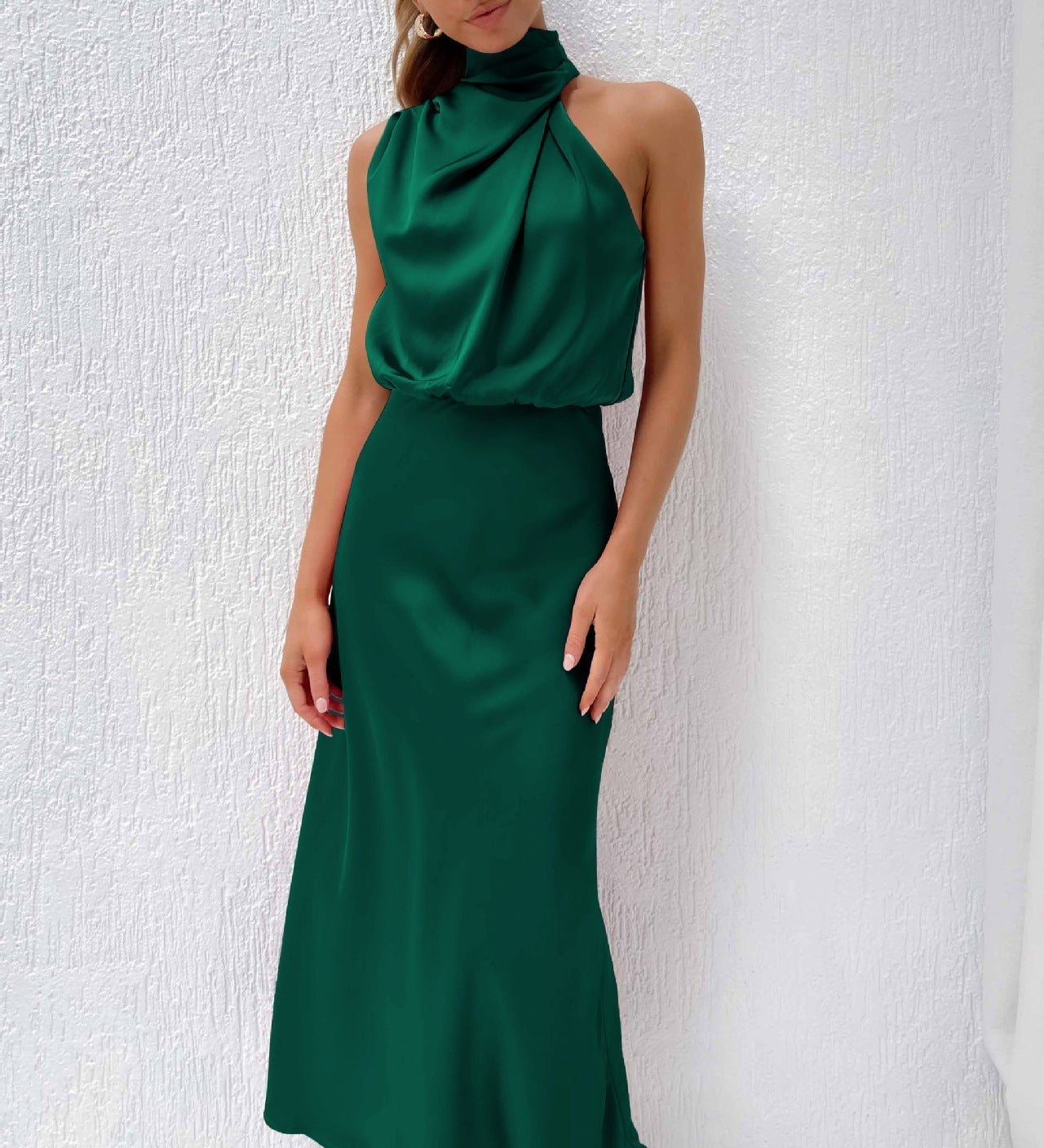 Emanuela – Elegantní Dlouhé Šaty s Klasickým Střihem