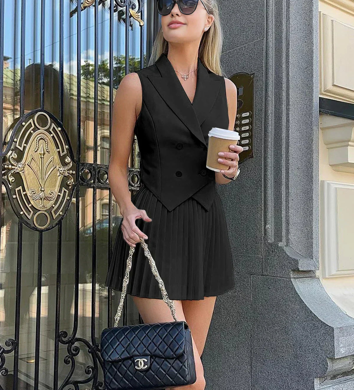 Camelia – Set Vesta a Mini Plisovaná Sukně