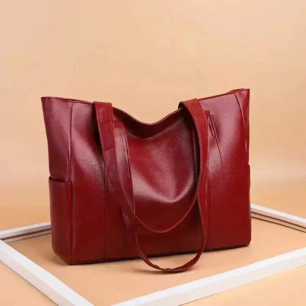 Lucia — Elegantní minimalistická kabelka