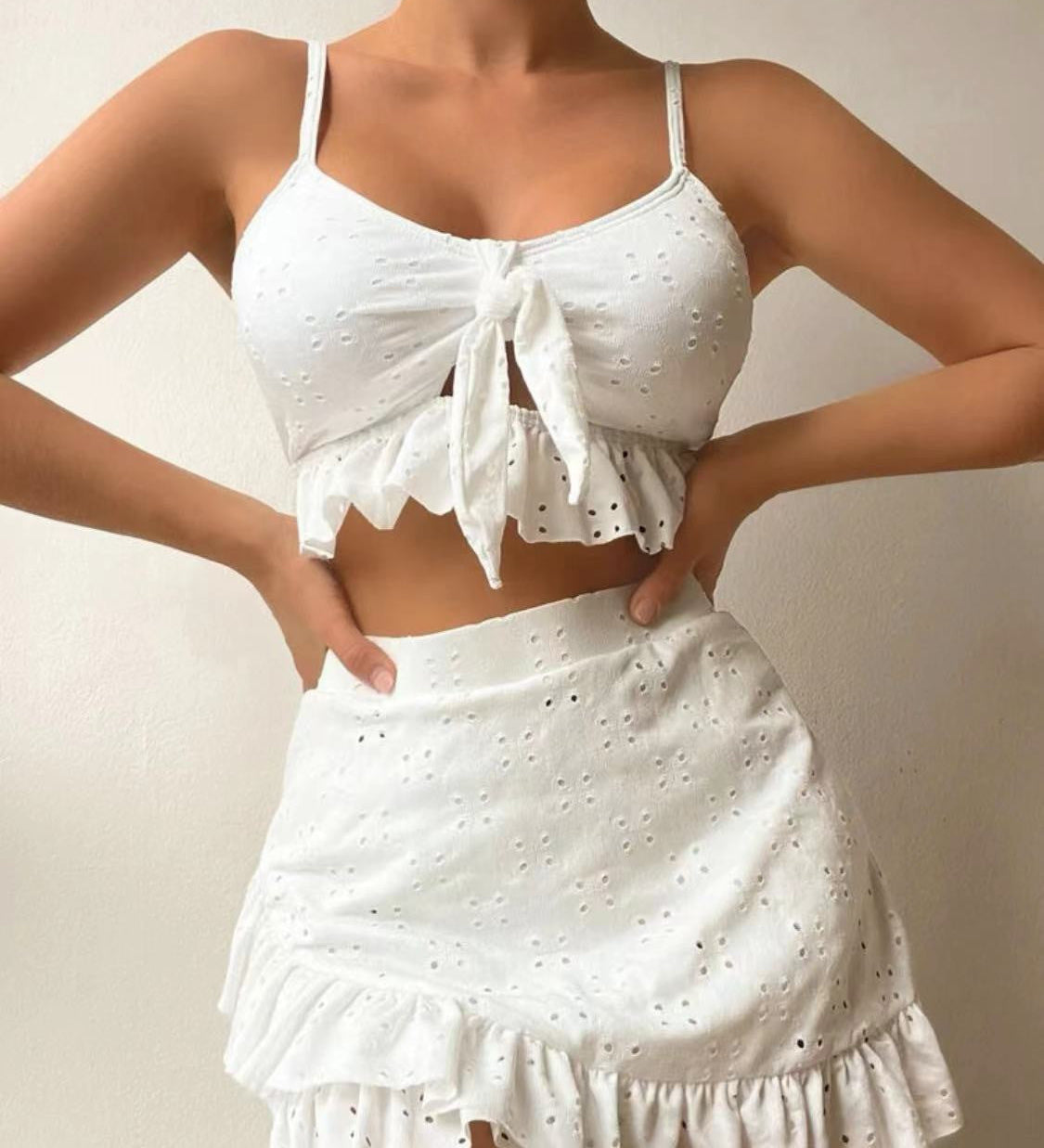 Sanda – Elegantní plavkový set ze 3 kusů s volány