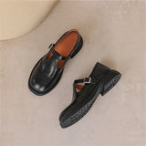 Giulia – Vintage boty s brogue designem a přezkou